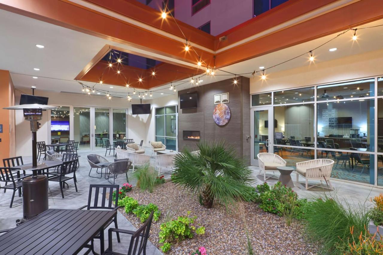 Hilton Garden Inn Chandler Downtown Esterno foto