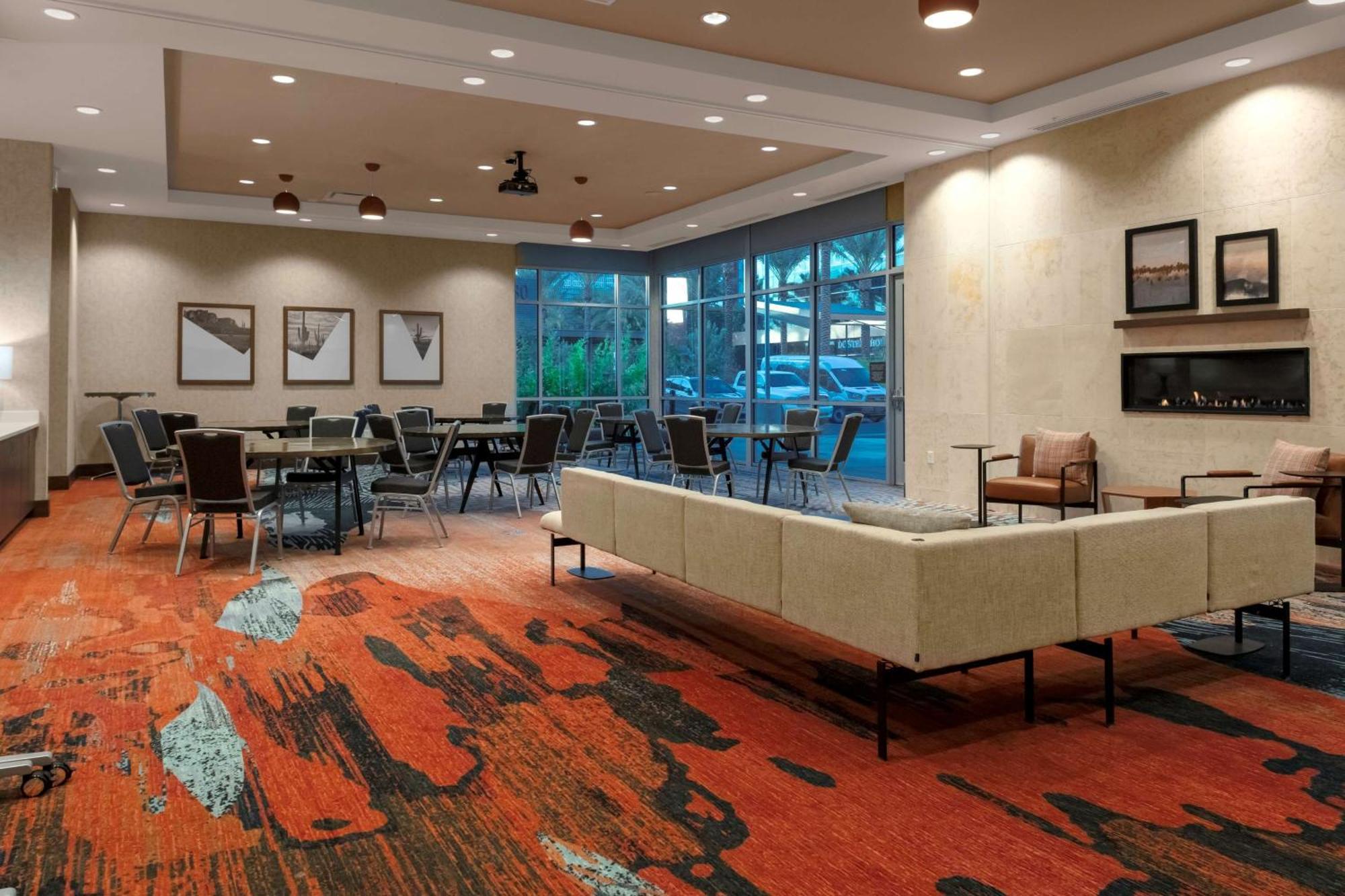 Hilton Garden Inn Chandler Downtown Esterno foto